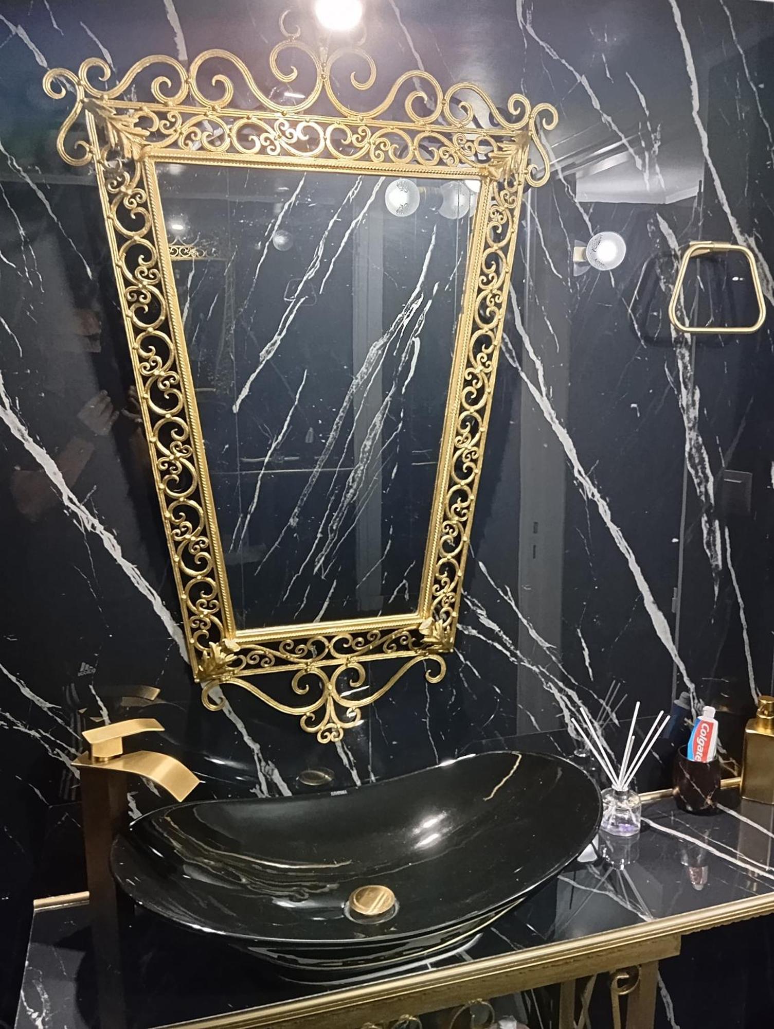 Iris Baroque Apartment Елефсіна Екстер'єр фото