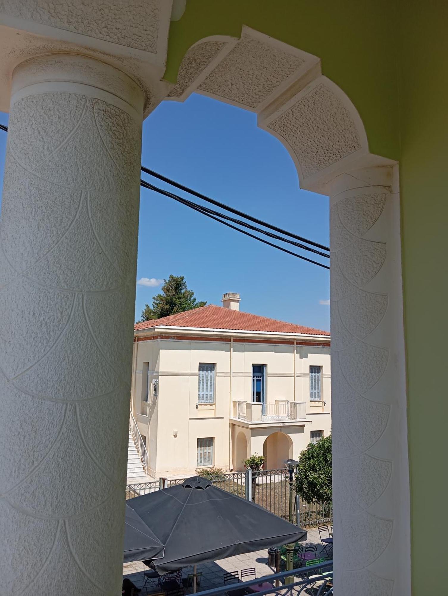 Iris Baroque Apartment Елефсіна Екстер'єр фото