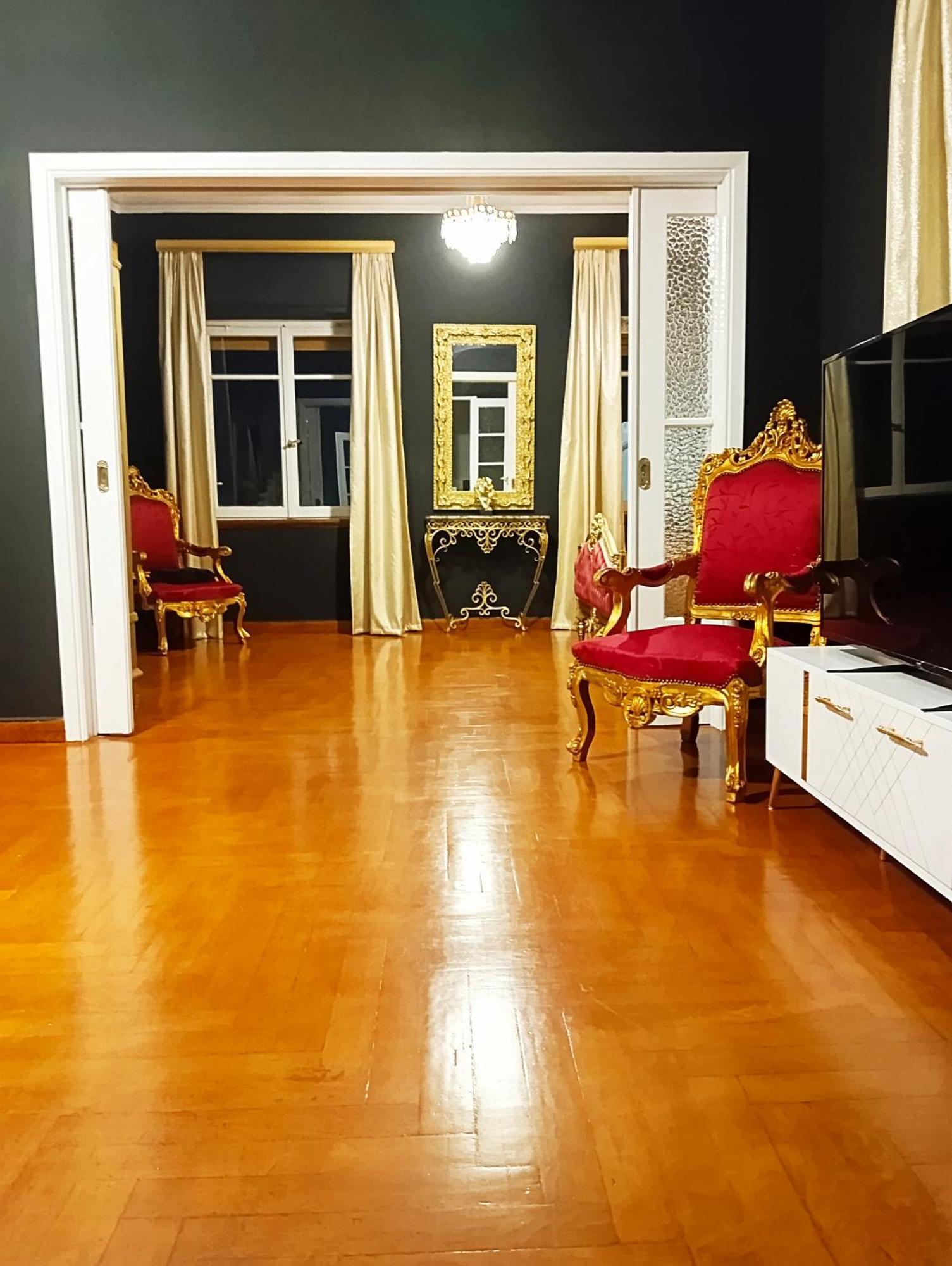 Iris Baroque Apartment Елефсіна Екстер'єр фото