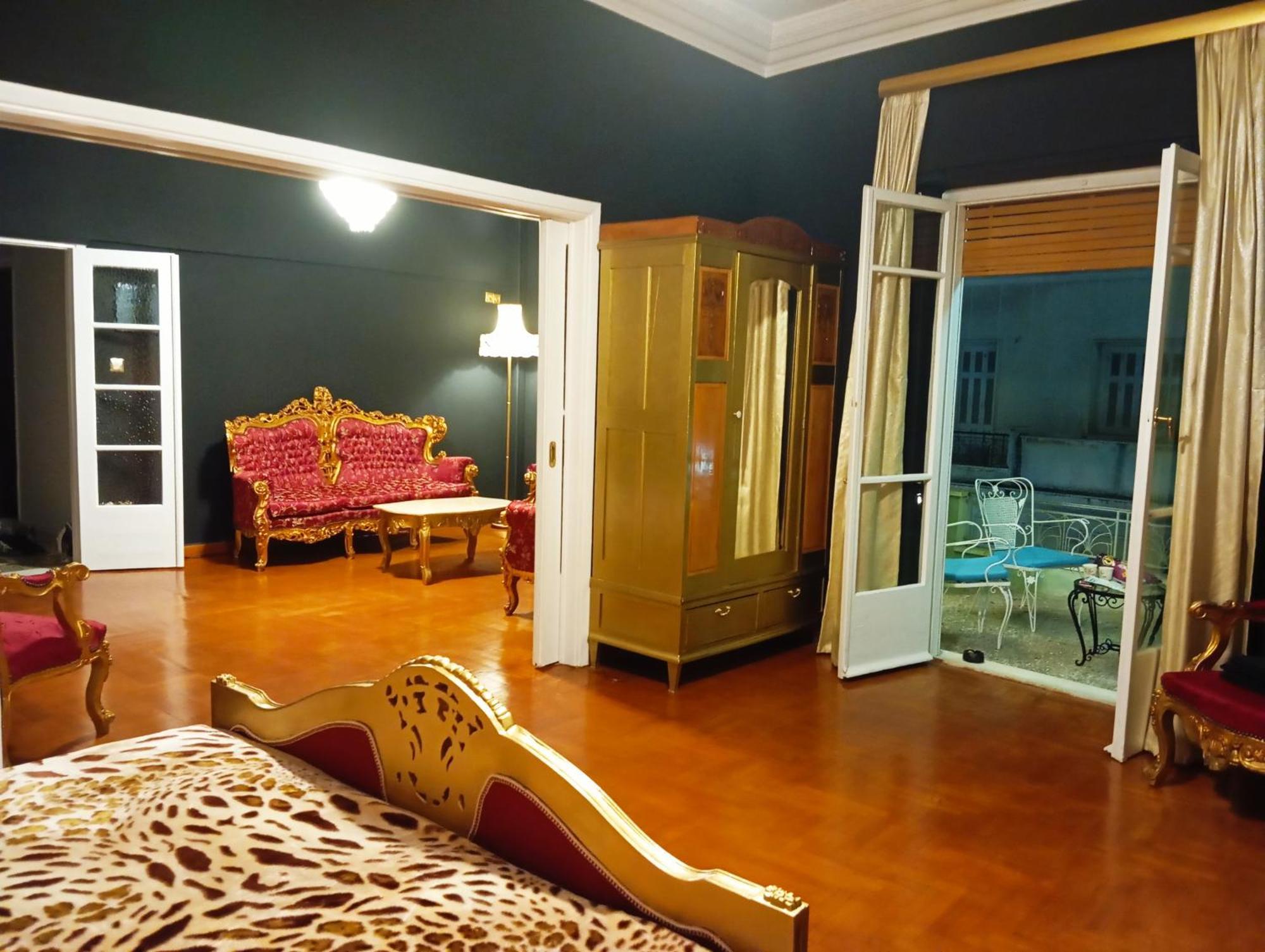 Iris Baroque Apartment Елефсіна Екстер'єр фото