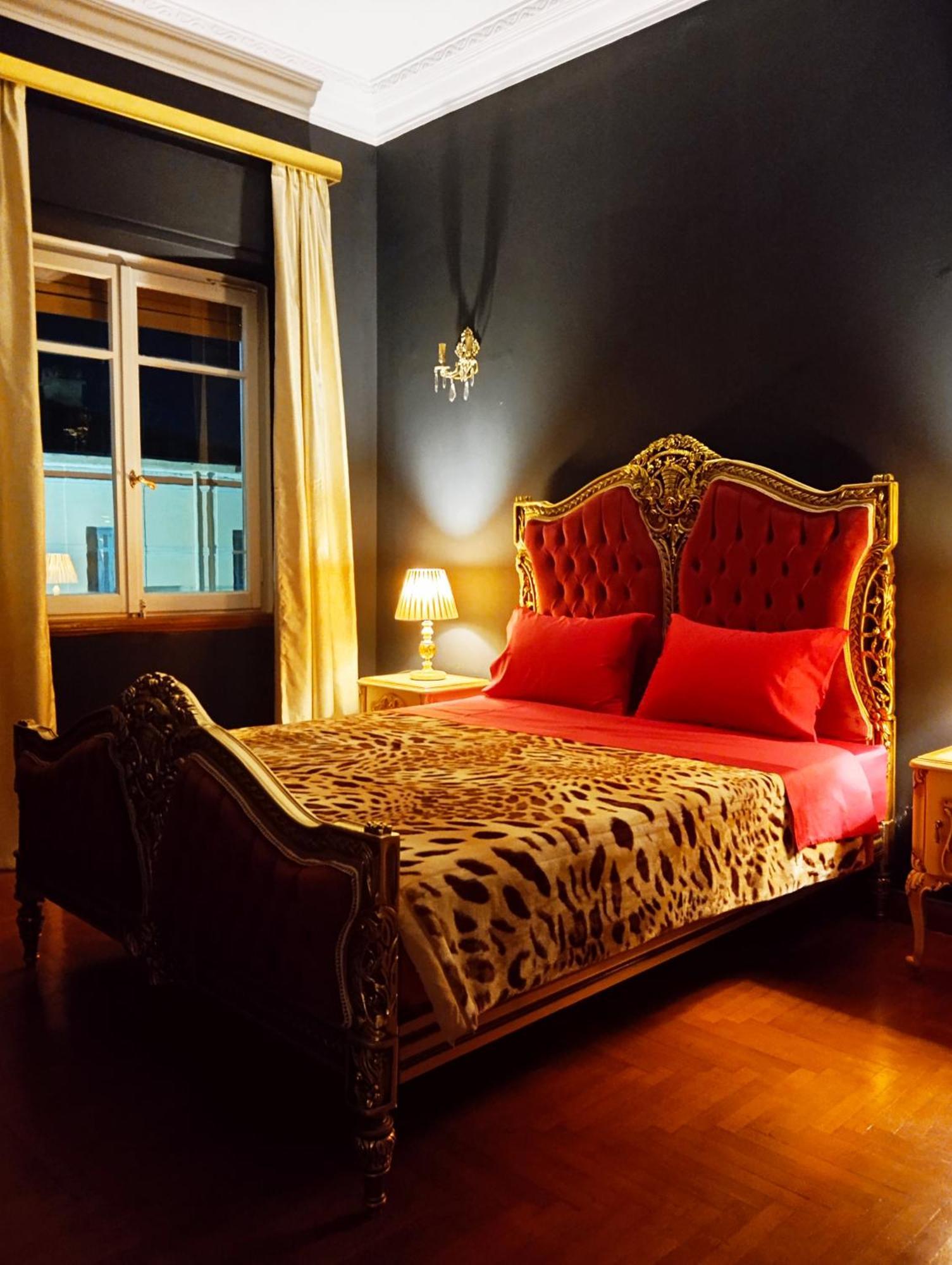 Iris Baroque Apartment Елефсіна Екстер'єр фото
