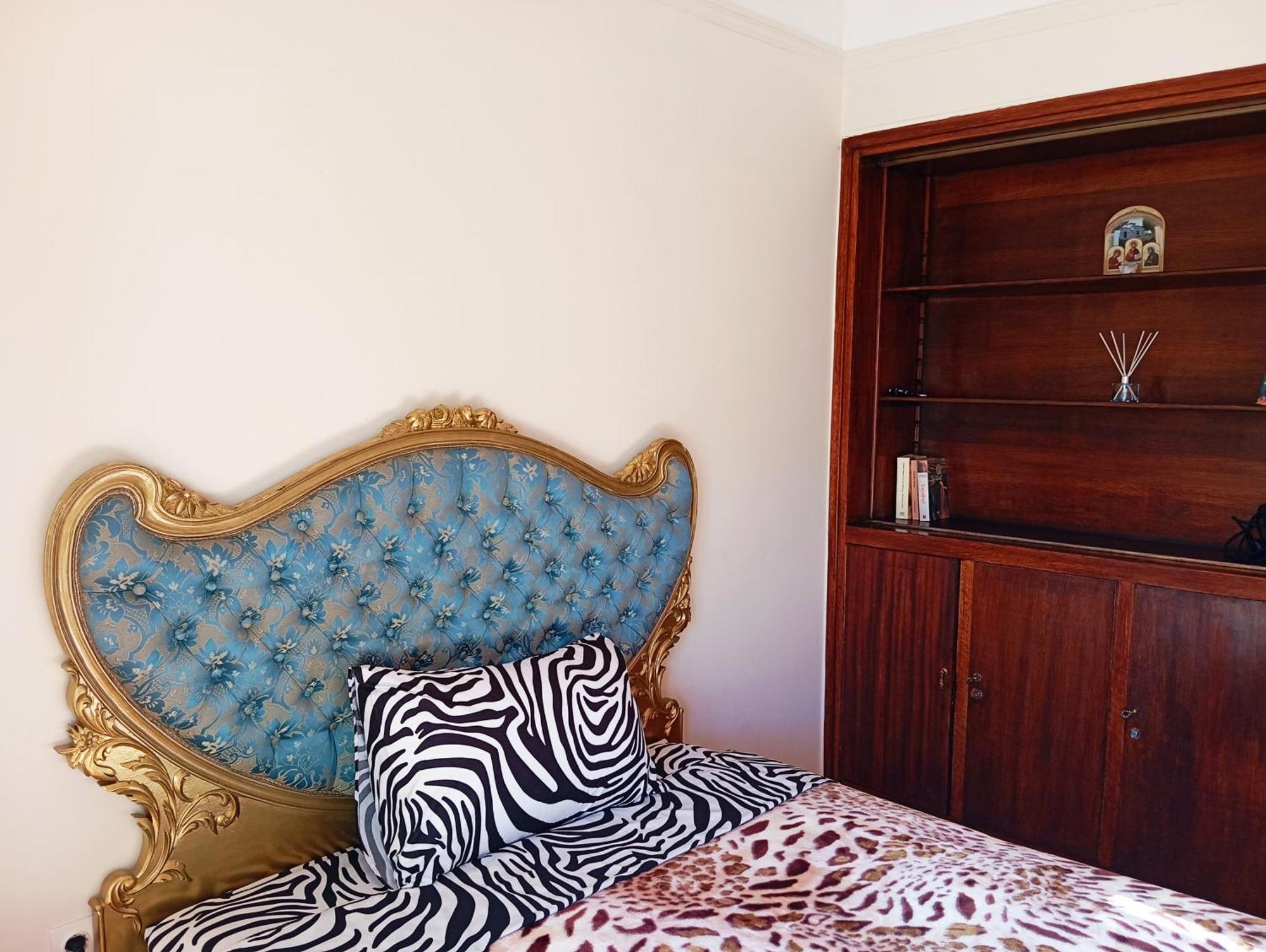Iris Baroque Apartment Елефсіна Екстер'єр фото
